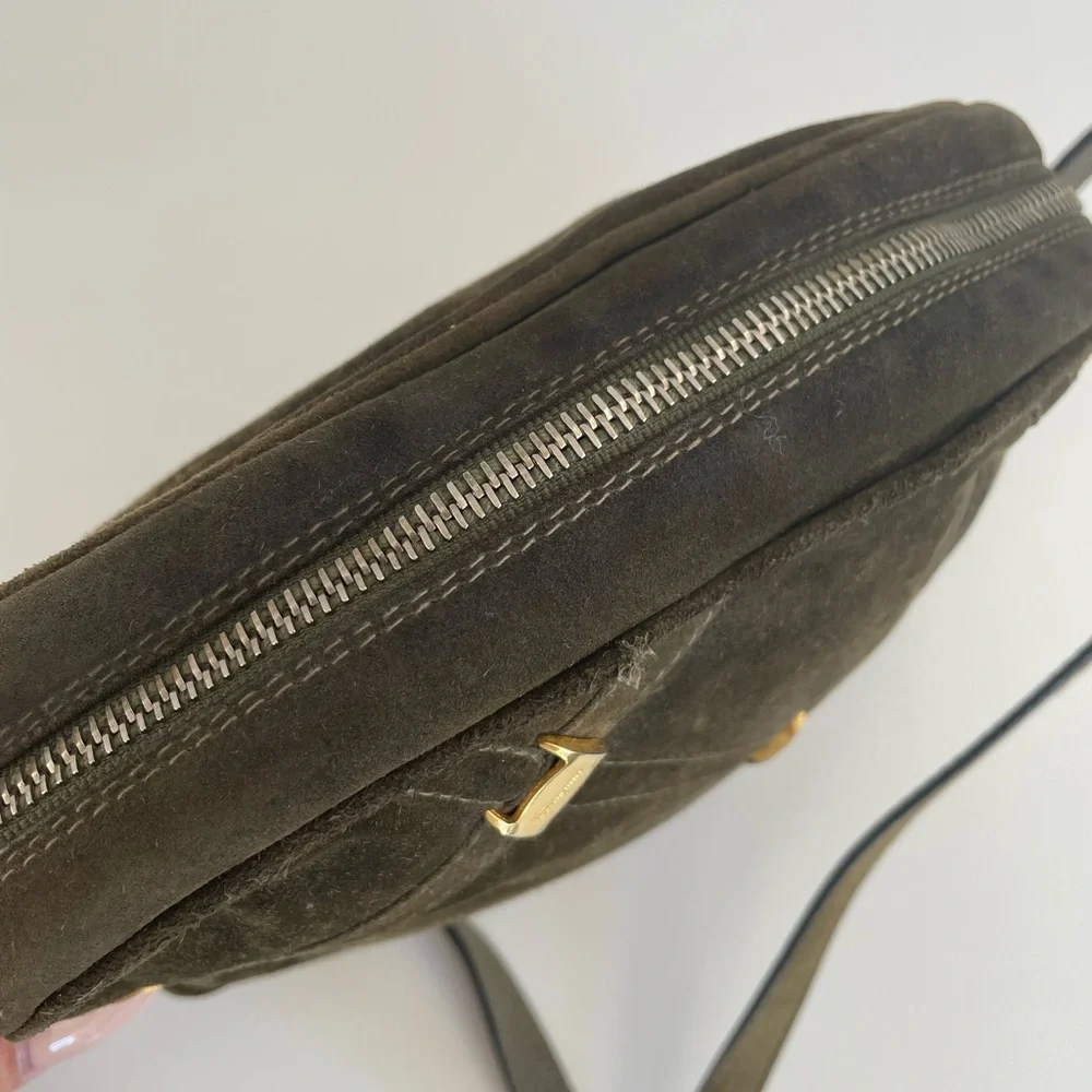 Auth VTG FERRAGAMO Green Suede Crossbody Bag - Picture 8 of 11